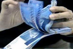 DPRD Bagikan Uang ke Wartawan dengan Kwitansi Kosong